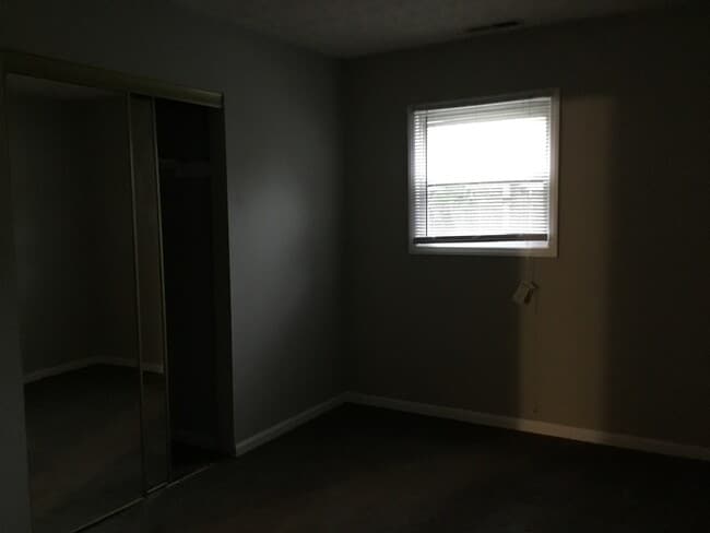 Building Photo - Roomy Southside 3 Bedroom Home with fenced...
