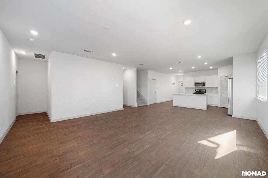 Building Photo - 210 Big Cypress Byu Rd