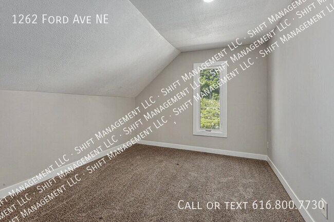Building Photo - 1262 Ford Ave NE