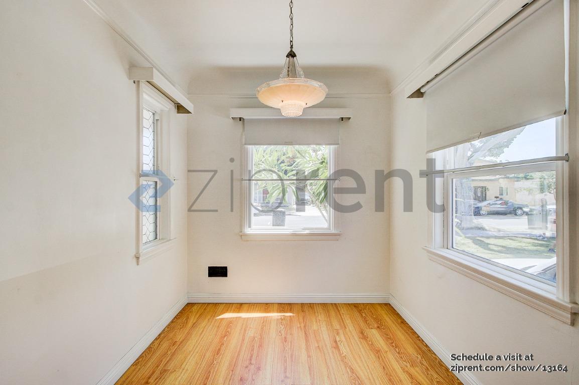 Building Photo - Unit
