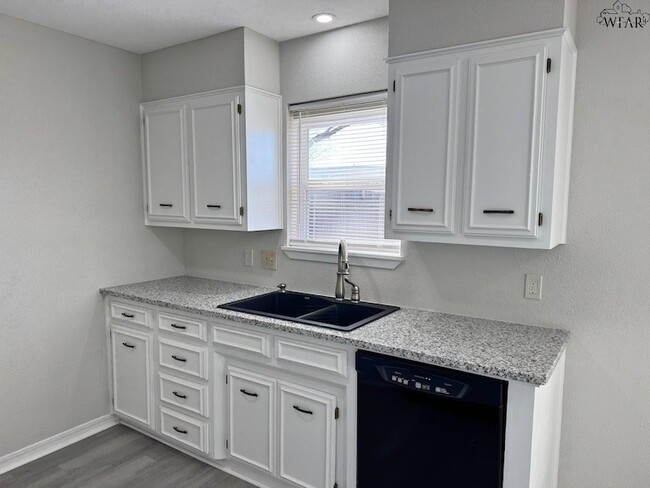 Building Photo - 4834 Matterhorn Dr