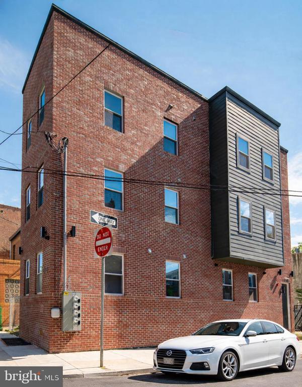 Building Photo - 212 Manheim St