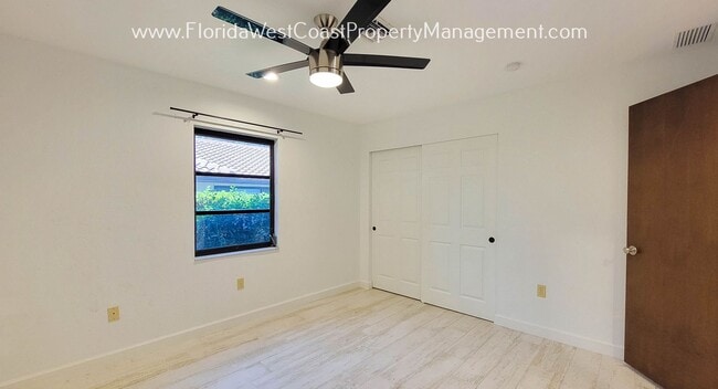 Building Photo - 5428 Beneva Woods Way