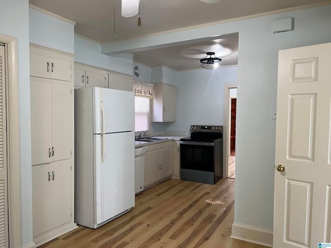 Building Photo - 605 North St E