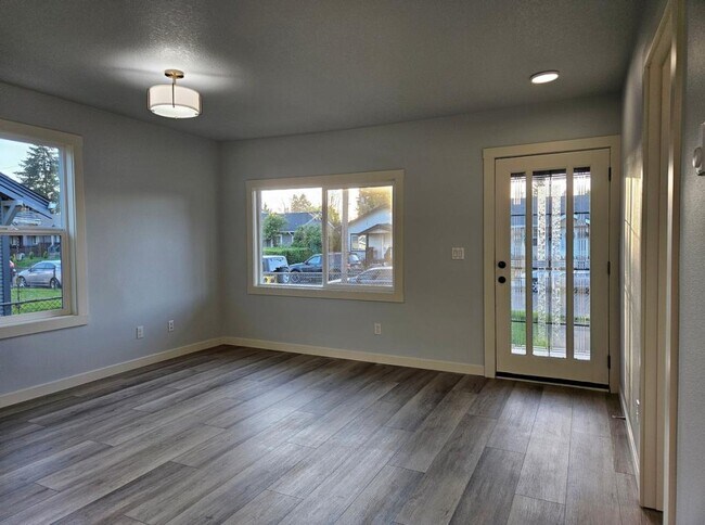 Building Photo - 340 17th Ave