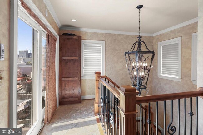 Building Photo - 921 Valencia Ct