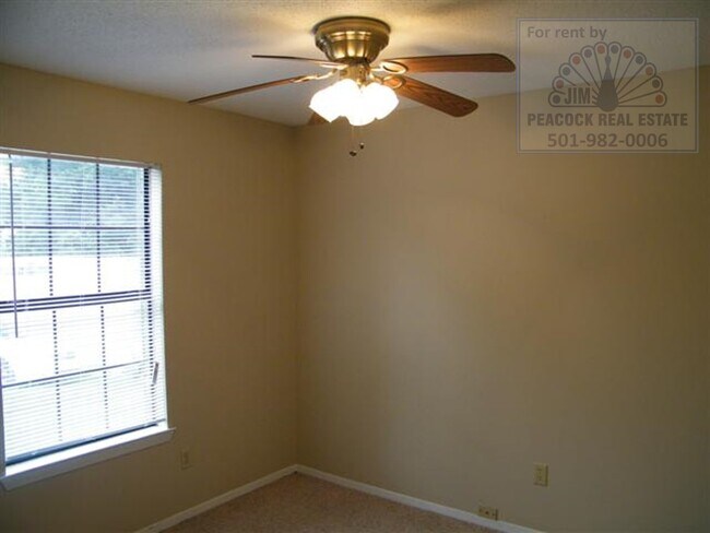 Building Photo - Newly Updated Property