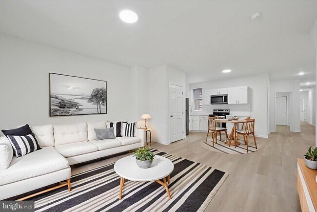 Building Photo - 5431 Walnut St