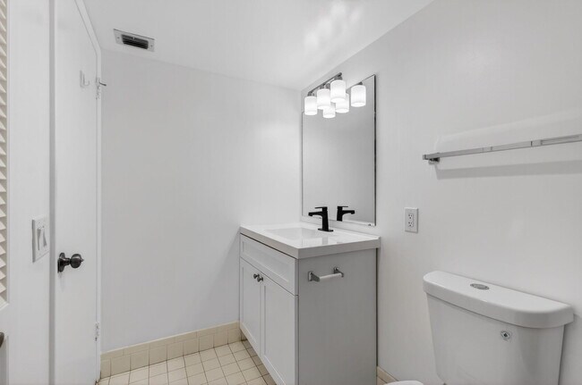 Building Photo - 3502 Bimini Ln