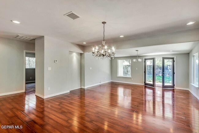 Building Photo - 9208 Shaver Dr