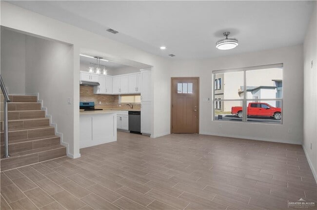 Building Photo - 16 N 5th St