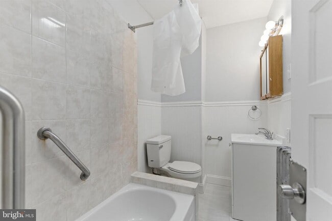 Building Photo - 5938 Chancellor St