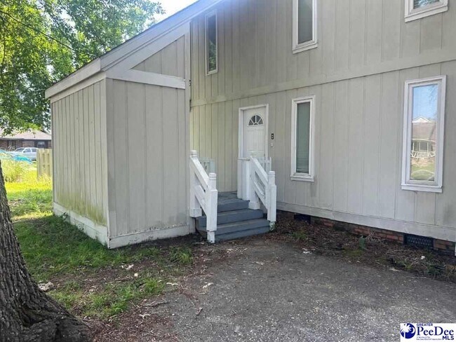 Building Photo - 462 Bellingham Ct