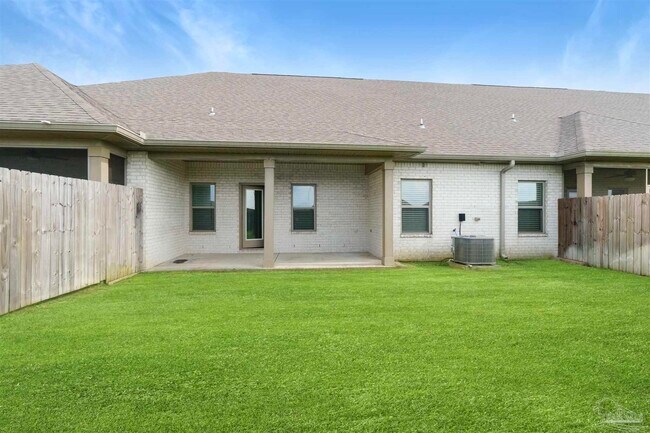 Building Photo - 704 Brambling Ct