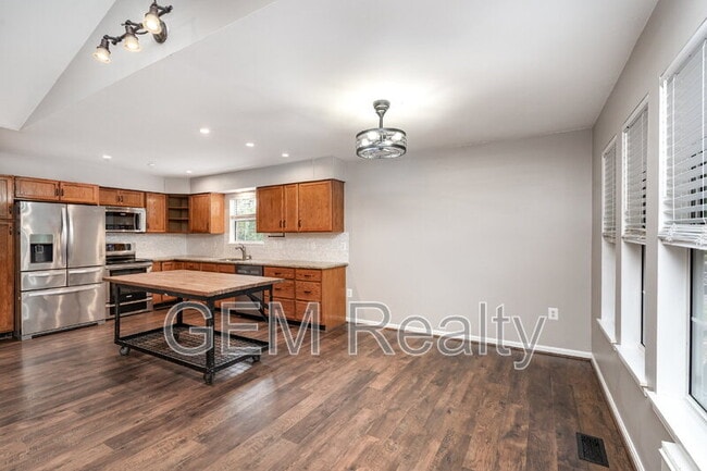 Building Photo - 11609 Silverleaf Ln