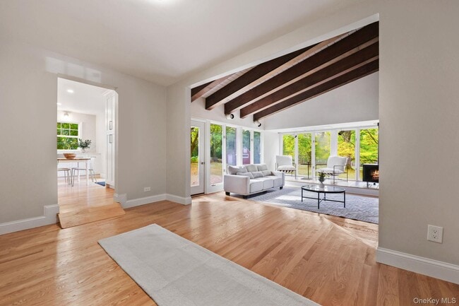 Building Photo - 790 Hardscrabble Rd