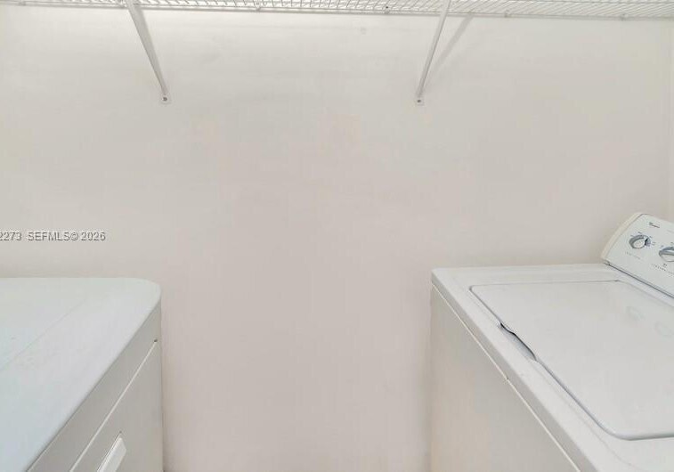 Building Photo - 1055 Crystal Way