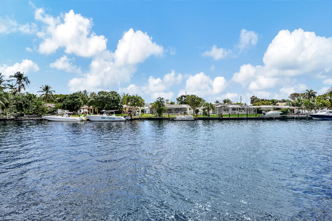 Building Photo - 13 Royal Palm Way