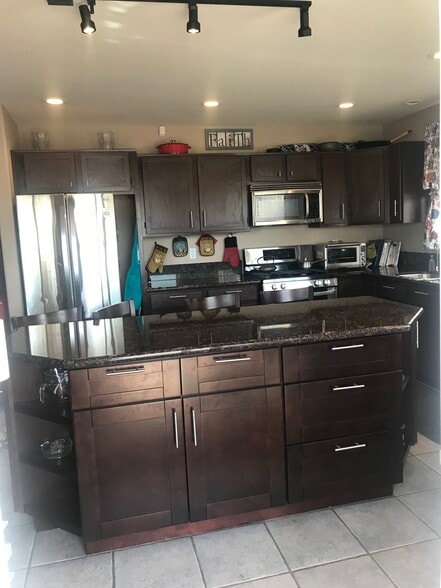 Kitchen - 1317 Olvera way