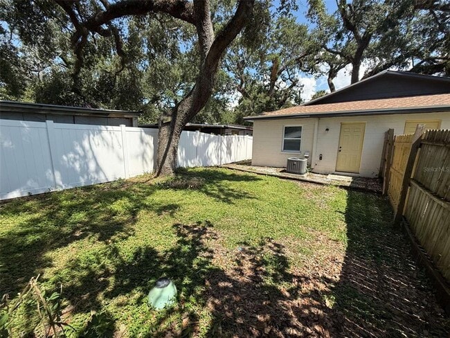 Building Photo - 2809 Marconi St
