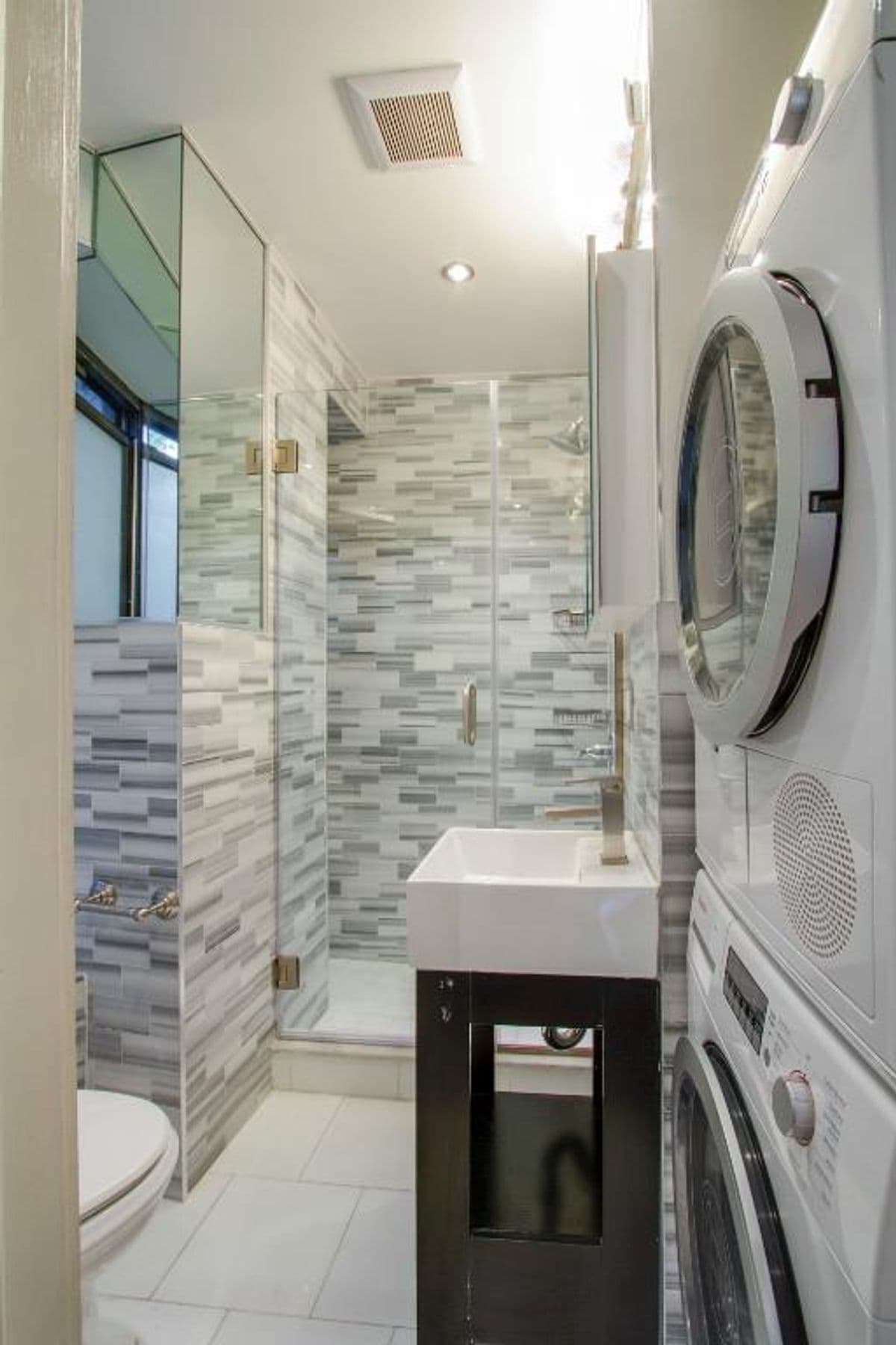 Building Photo - E 105TH ST.