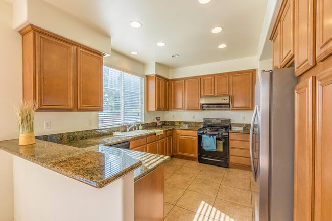 Building Photo - SIngle Family House for Rent in a quiet co...