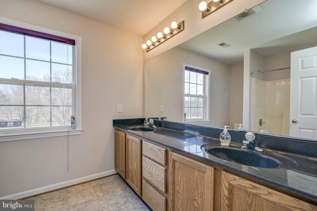 Building Photo - 19900 Belle Chase Dr