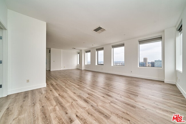 Building Photo - 3810 Wilshire Blvd