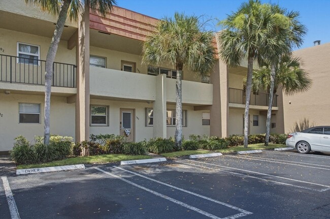 Building Photo - 2800 Fiore Way