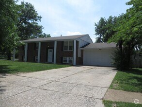 Building Photo - Large single family home