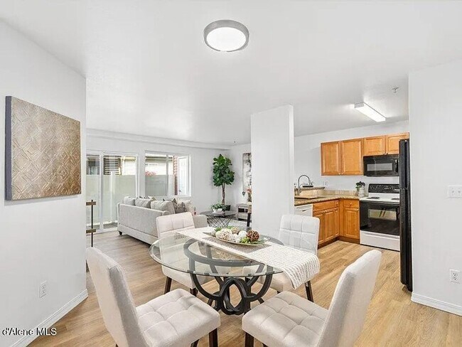 Building Photo - Beautiful 3 Bed / 2 Bath Lower-Level Condo – Promenade Condos, Post Falls