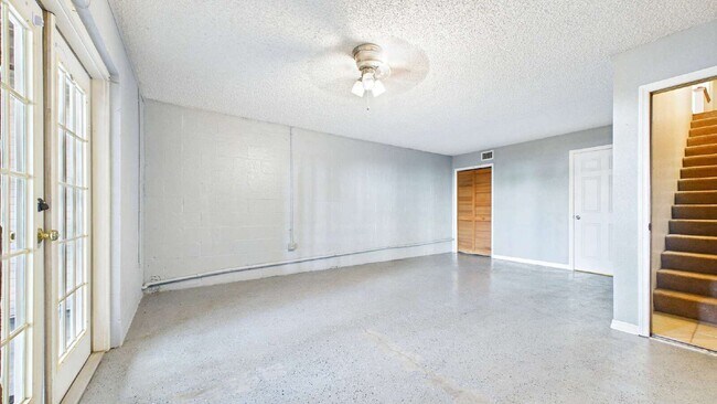 Building Photo - 9479 Tara Cay Ct