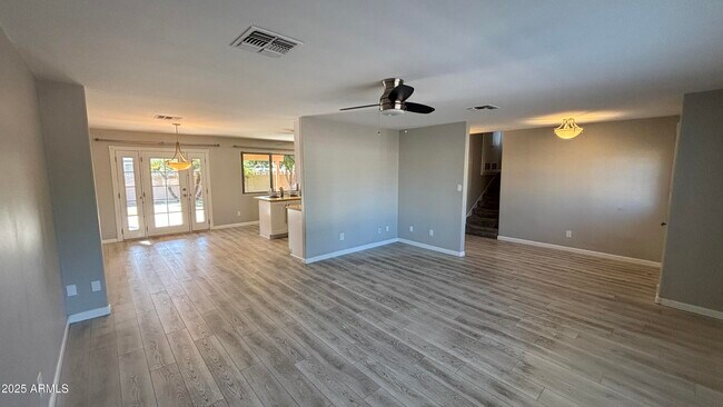 Building Photo - 8625 E Valley View Rd