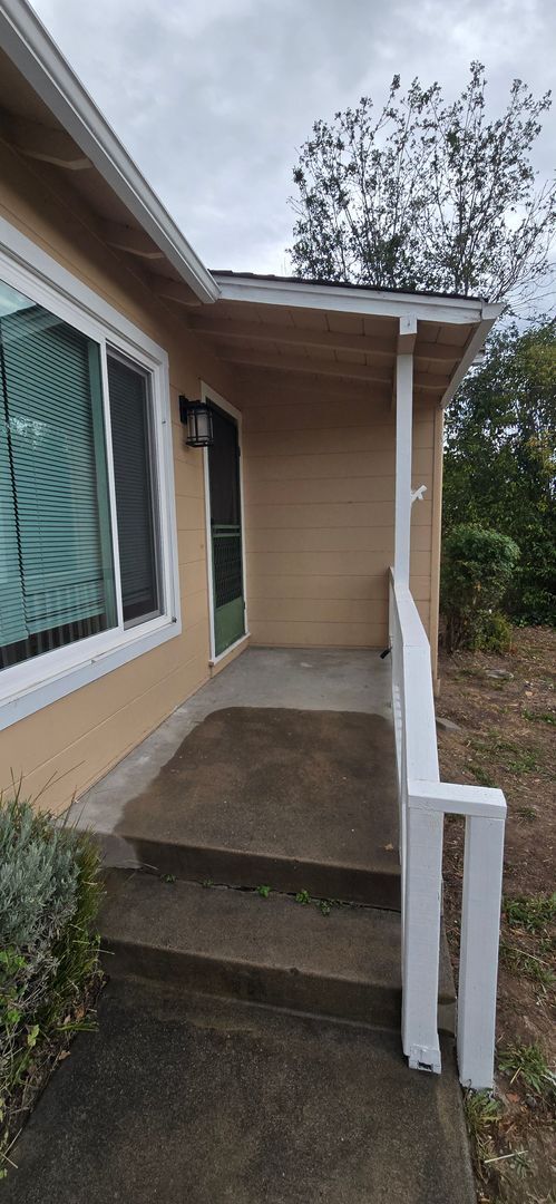 Building Photo - Walking Distance to Downtown Sebastopol