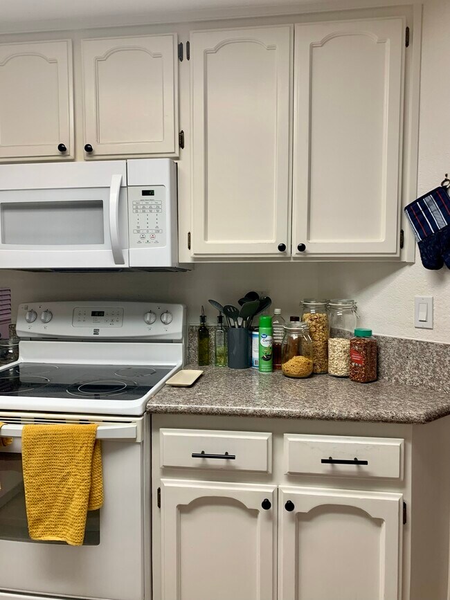 Induction Stove Top - 647 Hovey Way