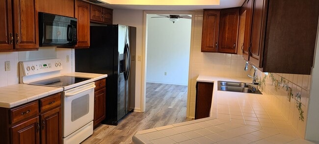 Building Photo - Remodeled 3/2 in Monterey