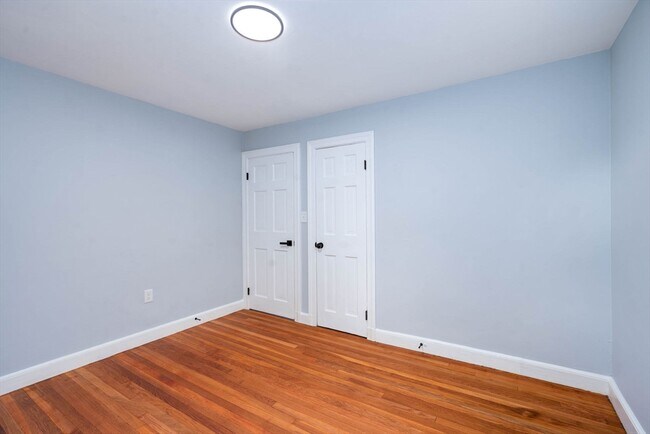 Building Photo - 7 Langley Cir