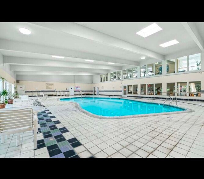 Building Photo - 310 Tradewinds Dr