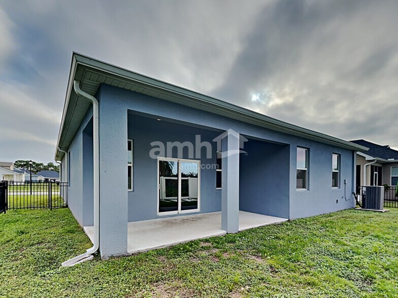Building Photo - 307 Pine Terrace Dr