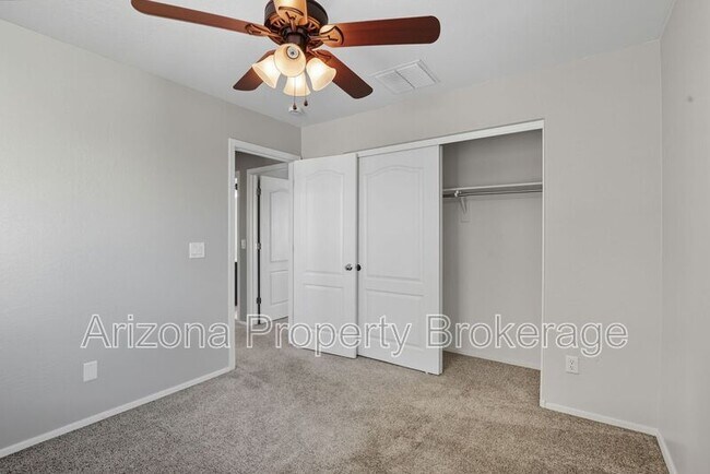 Building Photo - 2258 S Buckaroo Trail