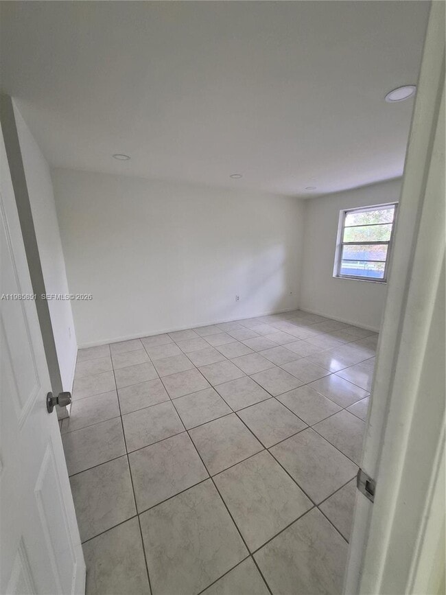 Building Photo - 15421 SW 81st Cir Ln