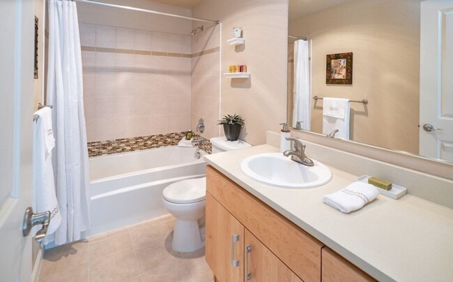 Building Photo - Kirkland 2BR Condo Near Waterfront, Shops & Trails, 2 parking spaces