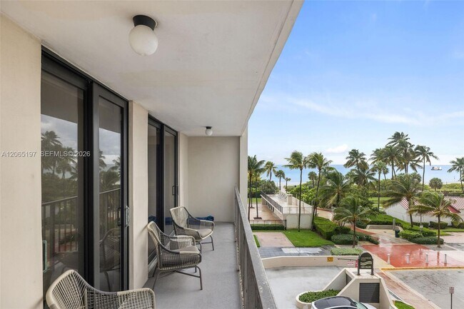 Building Photo - 2625 Collins Ave