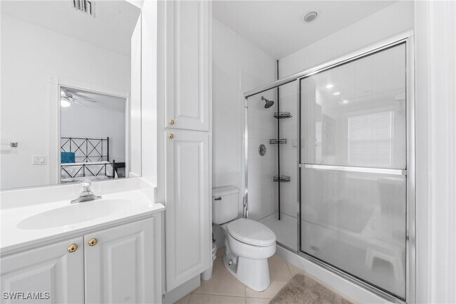 Building Photo - 5633 Cove Cir