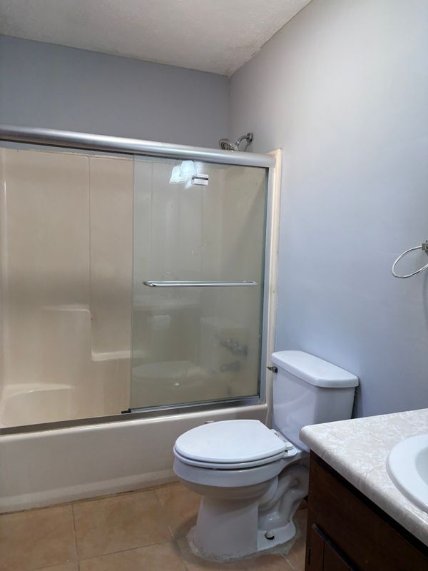 Building Photo - 429 Strickland Ct