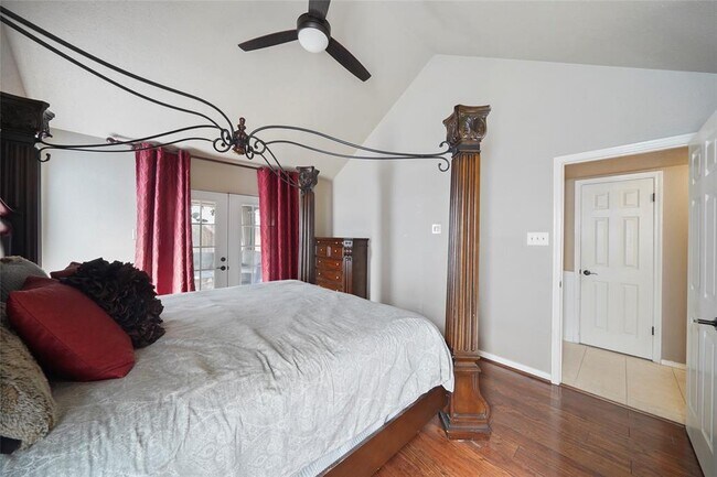 Building Photo - 10035 Red Wolf Ln