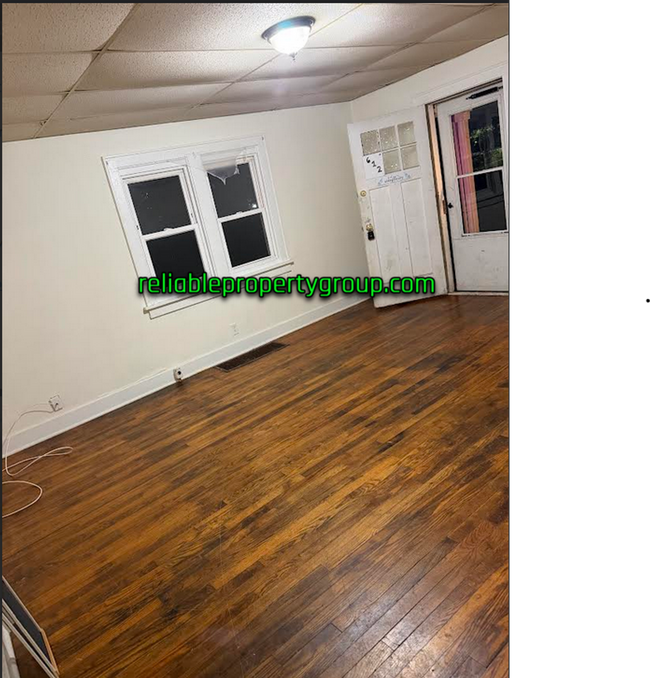 Building Photo - 610-612 W 3rd St