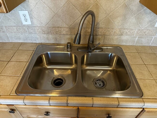 Building Photo - Riverside Home For Rent- *Move In Incentive*