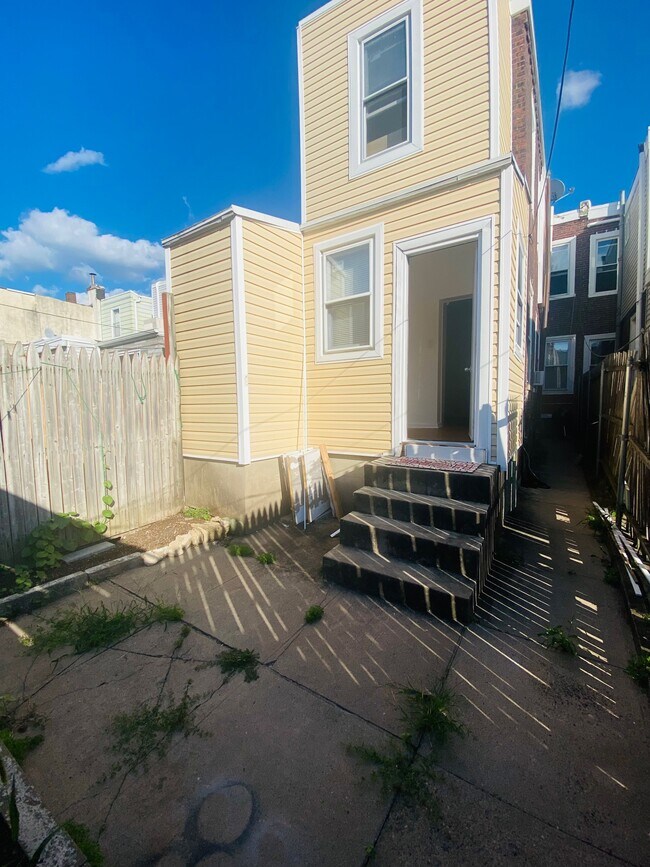 Building Photo - 3118 Belgrade St