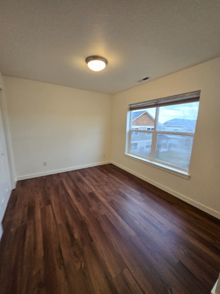 Building Photo - 4281 W Babcock St